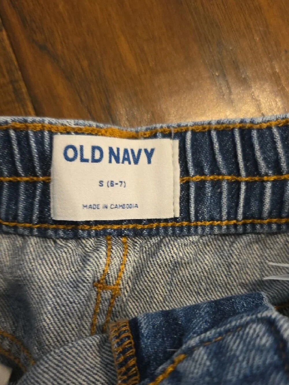 Nwot OLD NAVY GIRLS SKIRT SIZE SMALL (6-7)